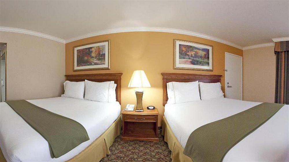 Hotel Xola Trademark Collection By Wyndham Moreno Valley Exterior foto